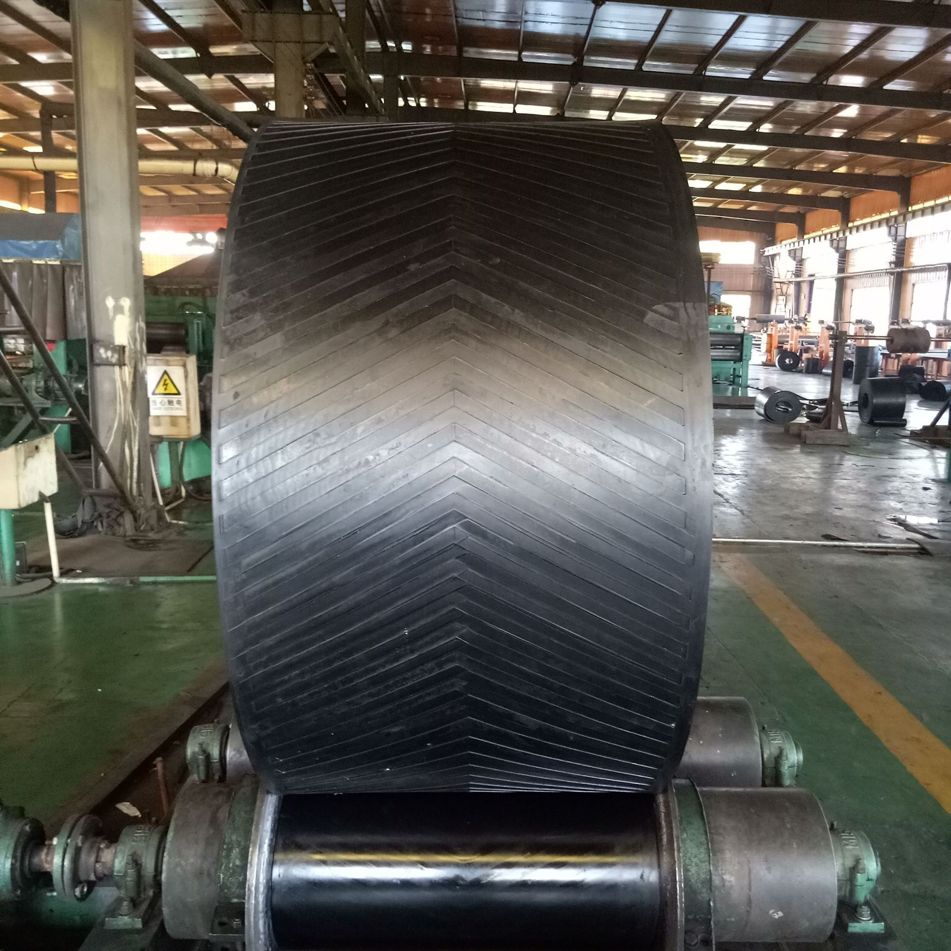 花纹输送带的保养方法-双虎机械(图1) 花纹输送带的保养方法-双虎机械(图1)